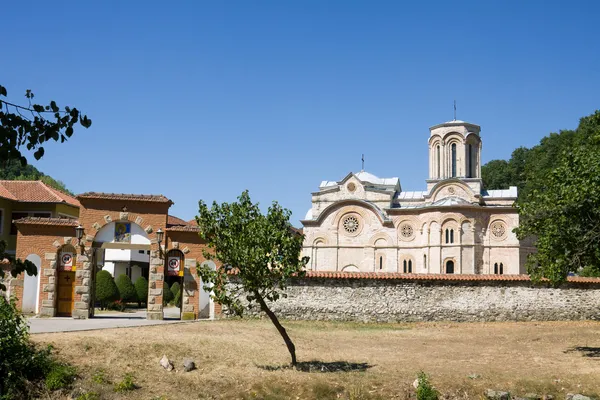 El monasterio ortodoxo Ljubostinja en Serbia — Foto de Stock