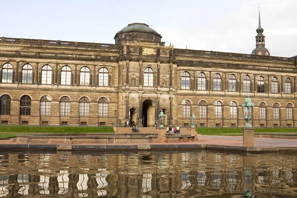 The Old Masters Picture Gallery em Dresden, Alemanha — Fotografia de Stock