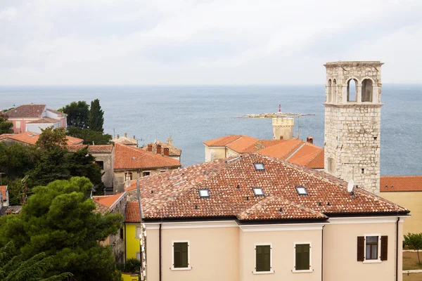 A vista aérea da cidade de Porec com o mar Adriático — Fotografia de Stock