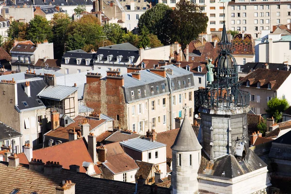 Oude architectuur van dijon stad bekijken van boven Stockfoto