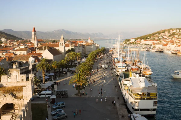 克罗地亚的特鲁吉尔城市景观 特鲁吉尔是亚得里亚海沿岸的一个历史性城镇 它的历史中心被联合国教科文组织列入世界遗产名录 — 图库照片