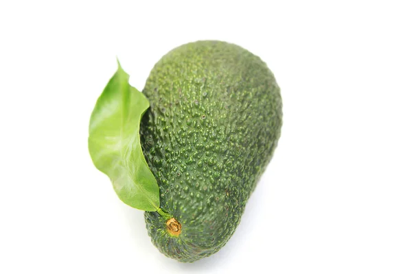 Vollreife Bio Avocado Mit Blatt Isoliert Auf Weißem Hintergrund — Stockfoto