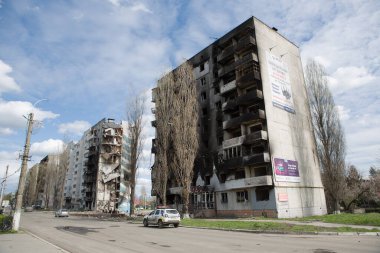 Borodyanka, Kyiv REGION - 27 Nisan 2022: hava bombalarıyla yıkılan sivil evler. Rusya ile Ukrayna arasındaki savaş, 27 Nisan 2022