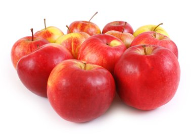 Sepette kırmızı elmalar