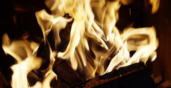 Feuer im Kamin — Stockfoto