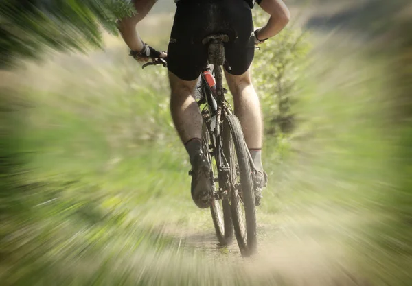 Corrida de mountain bike — Fotografia de Stock