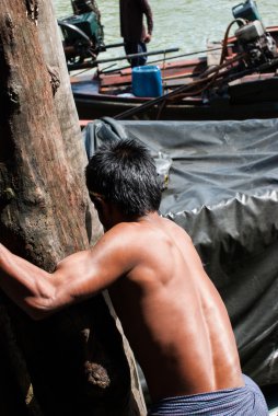 balıkçı tekne içine tırmanma