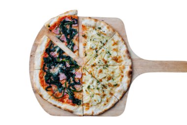 Beyaz ve gorgonzola pizza