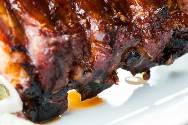 Asado jugosa barbacoa costillas de cerdo —  Fotos de Stock