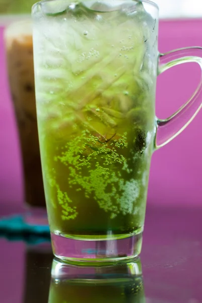 İtalyan gazlı içecekler ve kahve