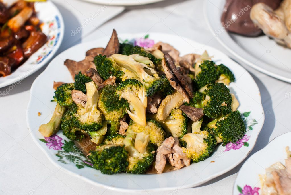 Broccoli stir fried with pork