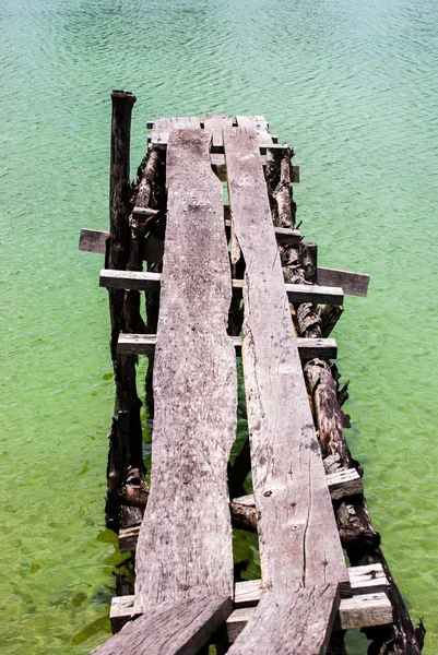 旧木桥 — 图库照片