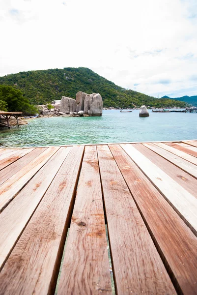 The wooden bridge at a beautiful beach — Stock Photo, Image