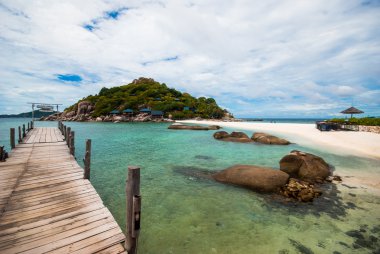 rock ile ahşap köprü