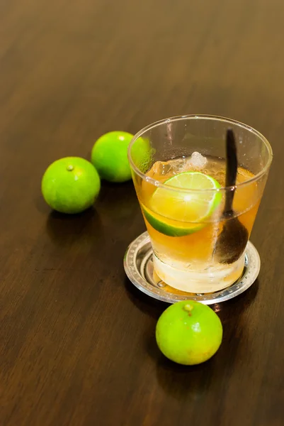 Whisky Cóctel agrio con lima — Foto de Stock