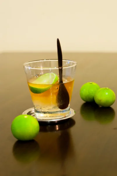 Whisky sour koktajl z limonki — Zdjęcie stockowe