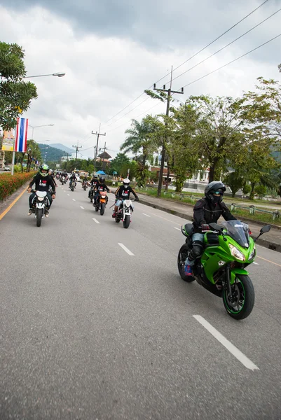 RANONG, TAILANDIA - 29 DE NOVIEMBRE - 30 DE NOVIEMBRE: Participantes en el 30º Ranong B — Foto de Stock