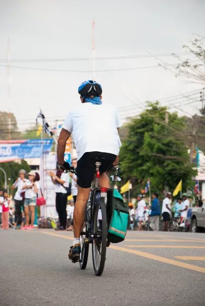 Ranong, thailand - 1 december: fietsen voor de koning, ranong thailan — Stockfoto
