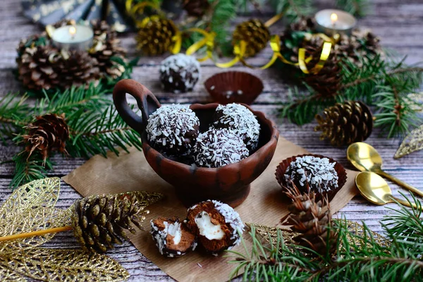 Raw Vegan Sweet Chocolate Balls Coconut Pulp Cocoa Powder Coconut — Stock Photo, Image