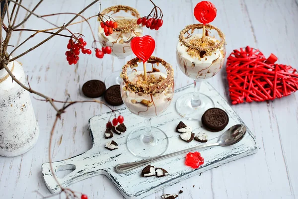 Vista Dall Alto Del Dessert Formaggio Con Caramello Cioccolato Calici — Foto Stock