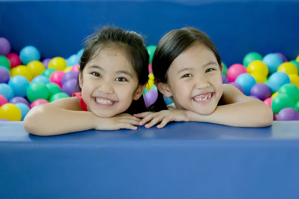 Felice bambini asiatici — Foto Stock