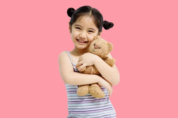 Asiatische Süße Kleine Asiatische Kind Mädchen Umarmt Teddybär Isoliert Auf — Stockfoto