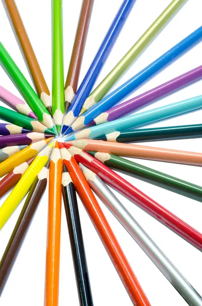 Färgade pennor isolerade på vit bakgrund — Stockfoto