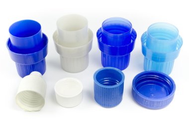 plastik şişe kapağı beyaz izole arka planda