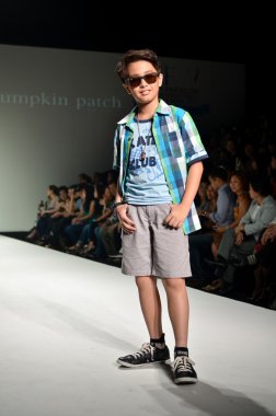 Tayland, bangkok-Ekim 2013: pu pist model yürür