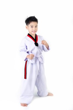 Asyalı hoş çocuk tarafından Taekwondo eylem