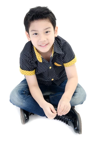 Azjatycki mały chłopiec izolować na białym tle . — Zdjęcie stockowe
