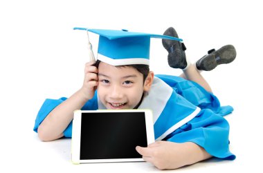 Asyalı çocuk tablet bilgisayar ile 