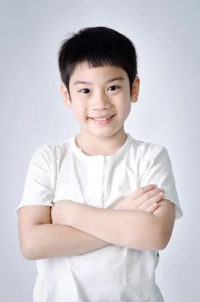 Retrato de feliz asiático bonito menino — Fotografia de Stock