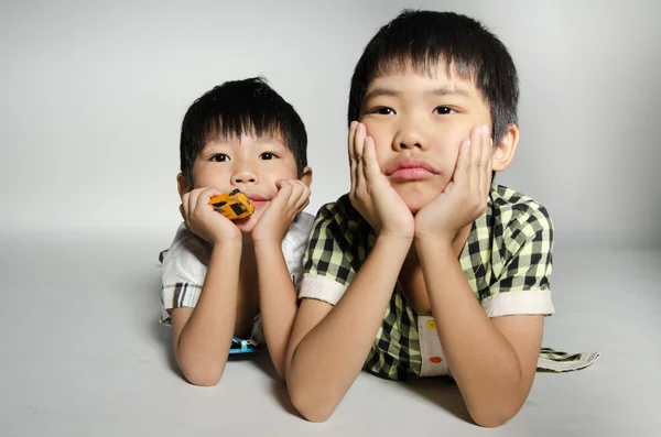 Porträtt av asiatiska söta pojkar — Stockfoto