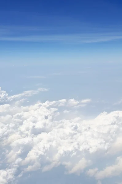 Nuvens com céu azul — Fotografia de Stock