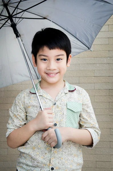 Portret van Aziatische schattige jongen — Stockfoto