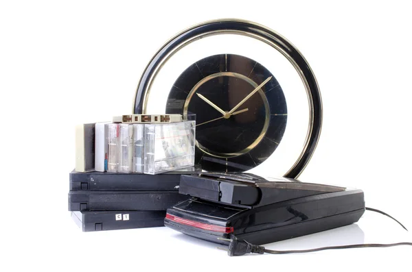 Cassete de vídeo e rebobinador VHS vintage — Fotografia de Stock