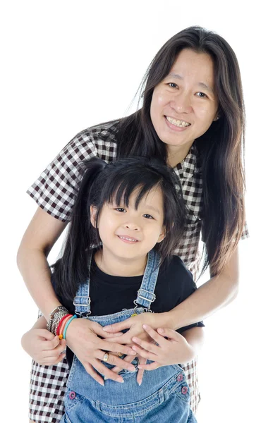 Felice madre asiatica e figlia sorridente — Foto Stock