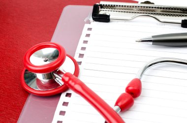 steteskop ile plastik Pano, boş kağıt ve kalem