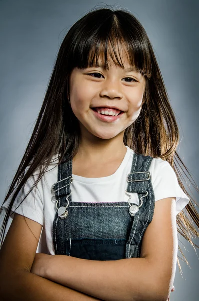 快乐亚洲可爱的小女孩的画像 — 图库照片