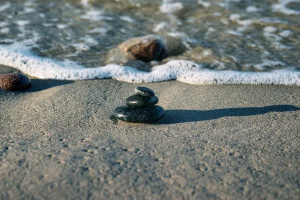 Pebbles Granito Uma Praia Areia Mar — Fotografia de Stock