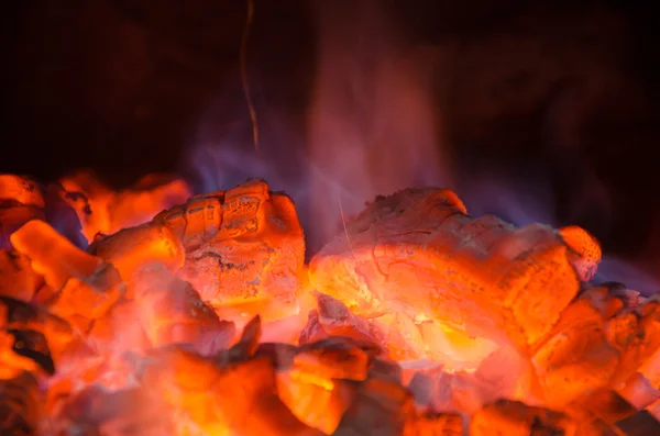 Holz im Feuer — Stockfoto