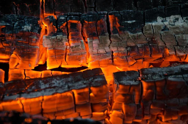 Hot coals in the fire — Stock Photo, Image