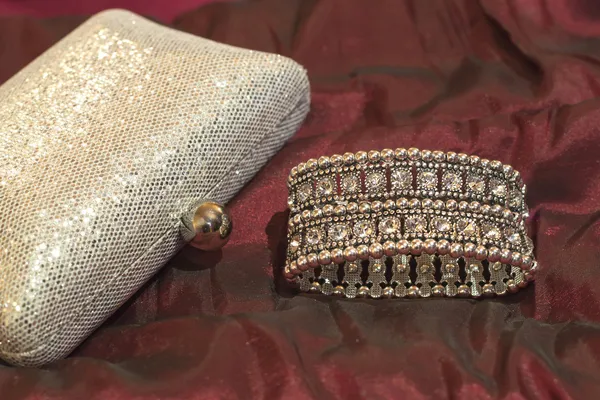 el takı gümüş ve debriyaj