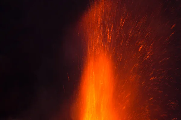 火山噴火のフレアアップ カンブルVieja自然公園 パルマ カナリア諸島 スペイン — ストック写真