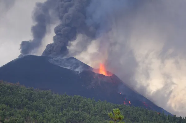Volkanik patlama. Cumbre Vieja Doğal Parkı. La Palma. Kanarya Adaları. İspanya.