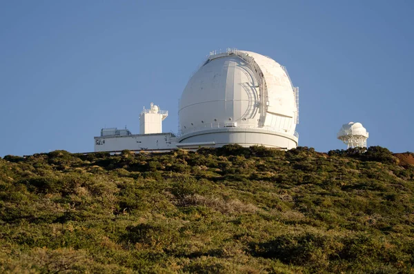 Telescopios del Observatorio del Roque de los Muchachos. — Foto de Stock