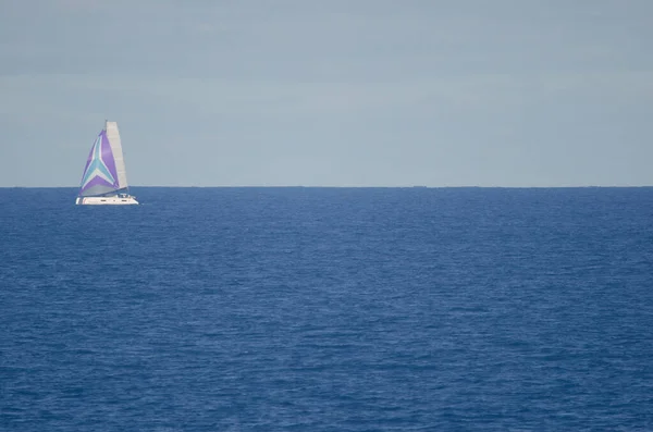 Barche a vela nell'Oceano Atlantico. — Foto Stock