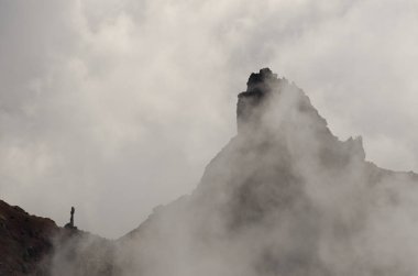 Caldera de Taburiente Ulusal Parkı 'nın kayalıkları.