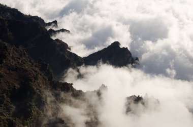 Caldera de Taburiente Ulusal Parkı 'nın kayalıkları.